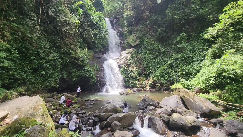 Air Terjun Sekar Langit